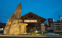 Great Wolf Lodge Southern California Hotels near Costco Wholesale