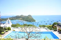 La Cecile Hotel & Cafe Komodo Các khách sạn ở Labuan Bajo