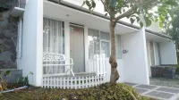 Alana Villa 2 Bedroom Syariah Hotel dekat Awit Sinar Alam Darajat Garut