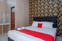 RedDoorz Syariah Near Stasiun Gumilir Cilacap Hotel a North Cilacap
