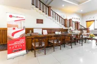 RedDoorz Plus Near Alun Alun Karanganyar Hotels in Karanganyar