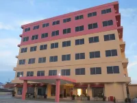 Hotel Royal Tarakan Hotels near Radyan Homestay