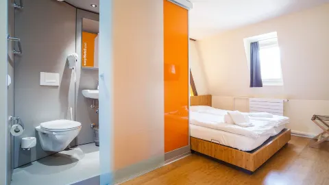 EasyHotel Basel - Self Service and Self Check-IN in Базель