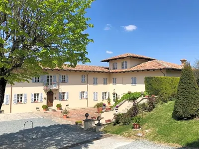 Agriturismo la Casa in Collina Hotels near Palazzo Scarampi, poi Palazzo Osasco