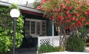 The Gateway Restaurant & Lodge