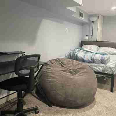 Entire Unit-5Min to M&TBank Camden Yards Rooms