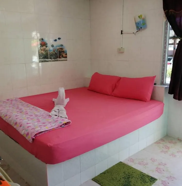 ห้องดีลักซ์พร้อมเครื่องปรับอากาศ