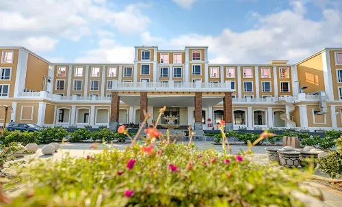 Hotel SRM Grandeurs Hotels in Tada