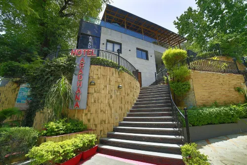 Hotel Aradhana Mount Abu فنادق في Abu