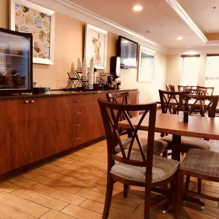Comfort Inn & Suites Bradenton North I-75