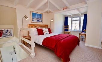 Harbour Life Dog Welcoming Yarmouth First Floor Apartment Sleeps 4