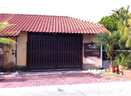 TNT Novelty Vacation House