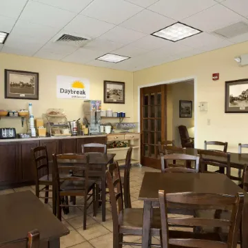 Days Inn by Wyndham Frederick