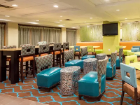Comfort Inn & Suites Tampa North I-75 โรงแรมในแทมปา