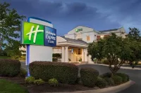 Holiday Inn Express & Suites Auburn - University Area