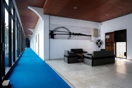 RedDoorz @ Cempaka Putih Jambi Отели в г. Tambak Sari