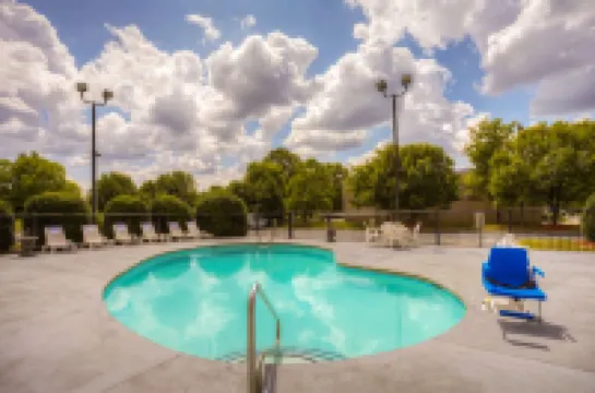 Comfort Suites Pineville - Ballantyne Area