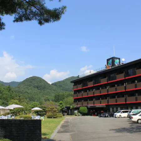 LiVEMAX RESORT KINUGAWA Отели рядом с достопримечательностью «Парк миниатюр Tobu World Square»