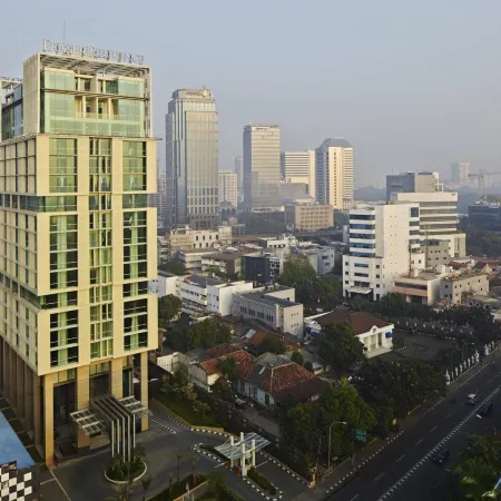 Fraser Residence Menteng Jakarta Отели рядом с достопримечательностью «Железнодорожный вокзал Гамбир»