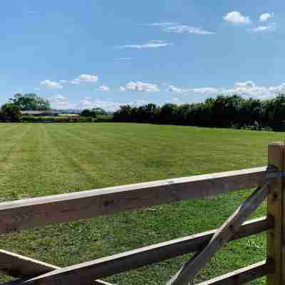 Luxury Studio Cottage at Foot of Yorkshire Wolds Hotel Exterior