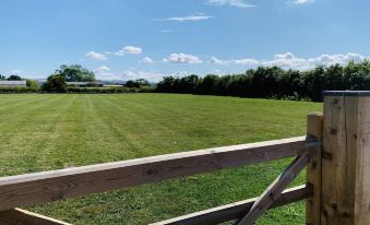 Luxury Studio Cottage at Foot of Yorkshire Wolds