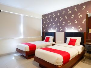 RedDoorz Plus at Grand Pacifik Hotel Makassar