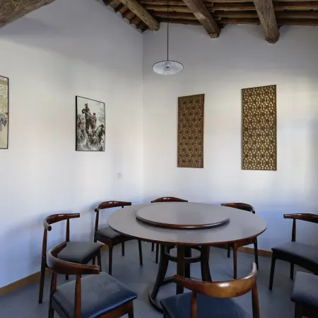 Erniu Featured Homestay (Tuzhixian Branch)