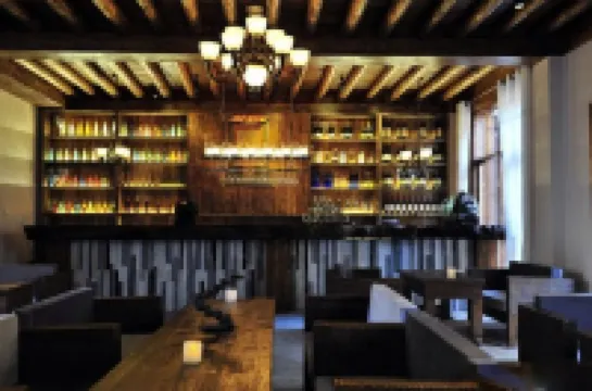 Shangri-La Zedanwangmu Cangbieyuan (Dukezong Ancient City Moonlight Square Branch)