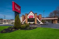 Red Roof Inn & Suites Newark - University Отели в г. 