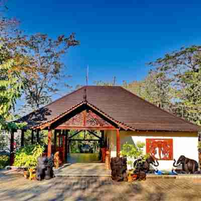 Popa Mountain Resort Hotel Exterior