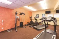 La Quinta Inn & Suites by Wyndham Raleigh Crabtree - Kuntosalit