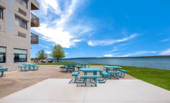 Baraga Lakeside Inn