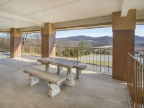 Super 8 by Wyndham Knoxville North/Powell Hotels in Powell