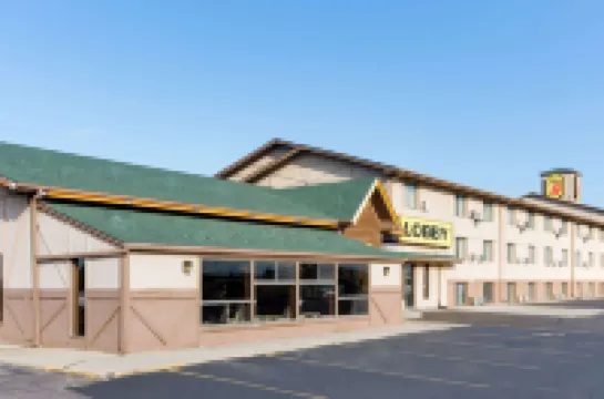 Super 8 by Wyndham Mitchell