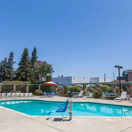 Days Inn & Suites by Wyndham Sunnyvale