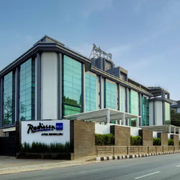 Radisson Blu Atria Bengaluru Отели рядом с достопримечательностью «Уб Города»