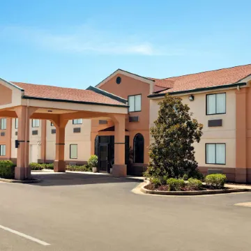 Super 8 by Wyndham Clinton