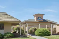 Days Inn by Wyndham Charlotte/Woodlawn Near Carowinds Hotels in Charlotte