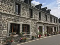 Hôtel restaurant Le Plomb du Cantal