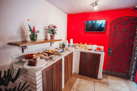 Pousada Chale Suísso Отели рядом с достопримечательностью «Ilhabela»