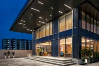 Ramada Encore by Wyndham Indore Nipania - bar