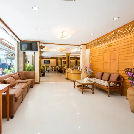 Wall Street Inn, Bangkok Отели рядом с достопримечательностью «Улица Силом-Сой 2»