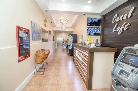 Canal Loft Hotel Отели рядом с достопримечательностью «St Elizabeth Ann Seton Shrine»