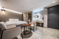 TheOne Hotel Hotels in der Nähe von Samcheonpo Bridge Park