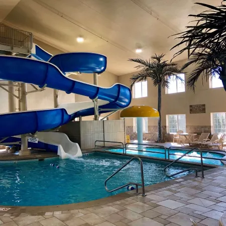 Country Inn & Suites by Radisson Bismarck Waterpark