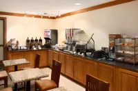 Country Inn & Suites by Radisson, Columbus, GA - sarapan