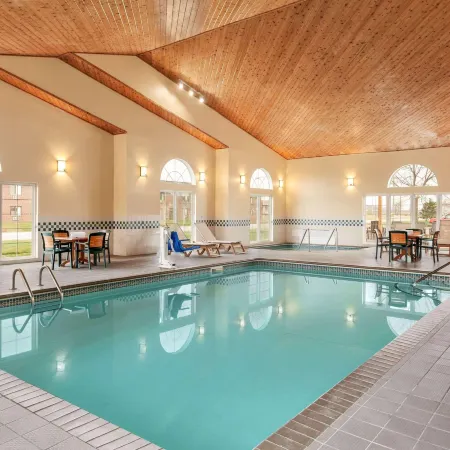 Country Inn & Suites by Radisson, Ames, IA