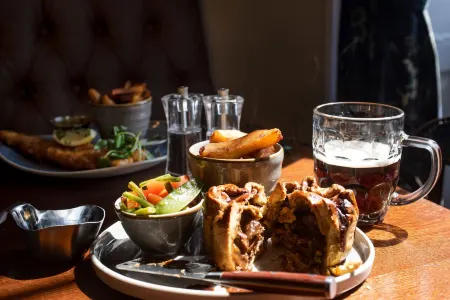 The Tynemouth Castle Inn - the Inn Collection Group Отели рядом с достопримечательностью «King Edward's Bay»