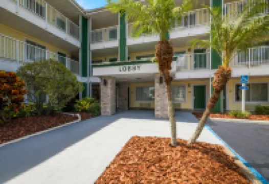 HomeTowne Studios Orlando - UCF Area