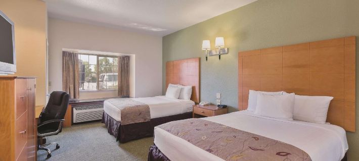 La Quinta Inn & Suites by Wyndham Tulare Hotels in Tulare County